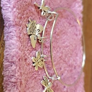 Bangle bracelet with 4 charms